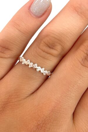 Zigzag cubic