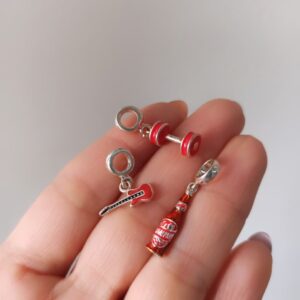 Charms red