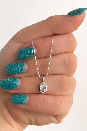 Cubic oval